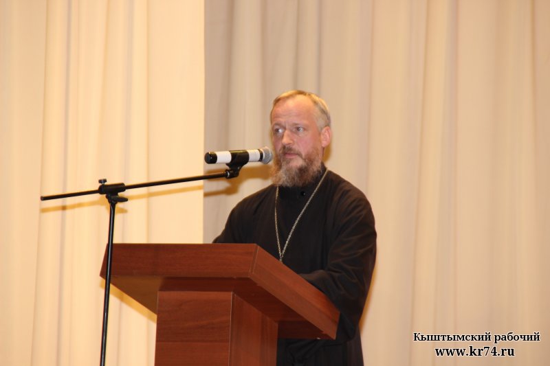 Священнослужитель, почётный гражданин Кыштыма Михаил Чирков рассказал об истории храма Рождества Христова.
